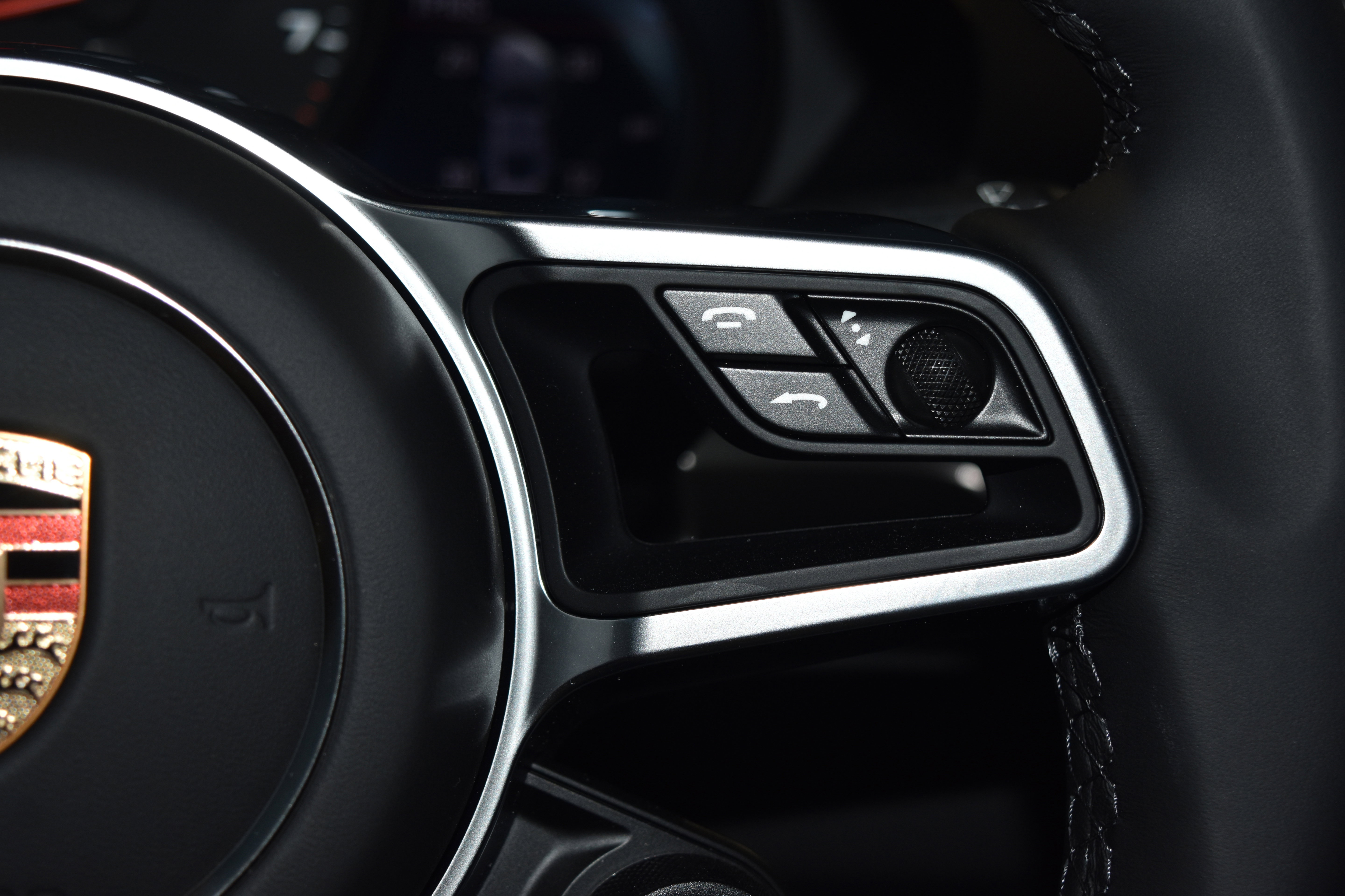 New 2025 Porsche 718 Cayman image 9