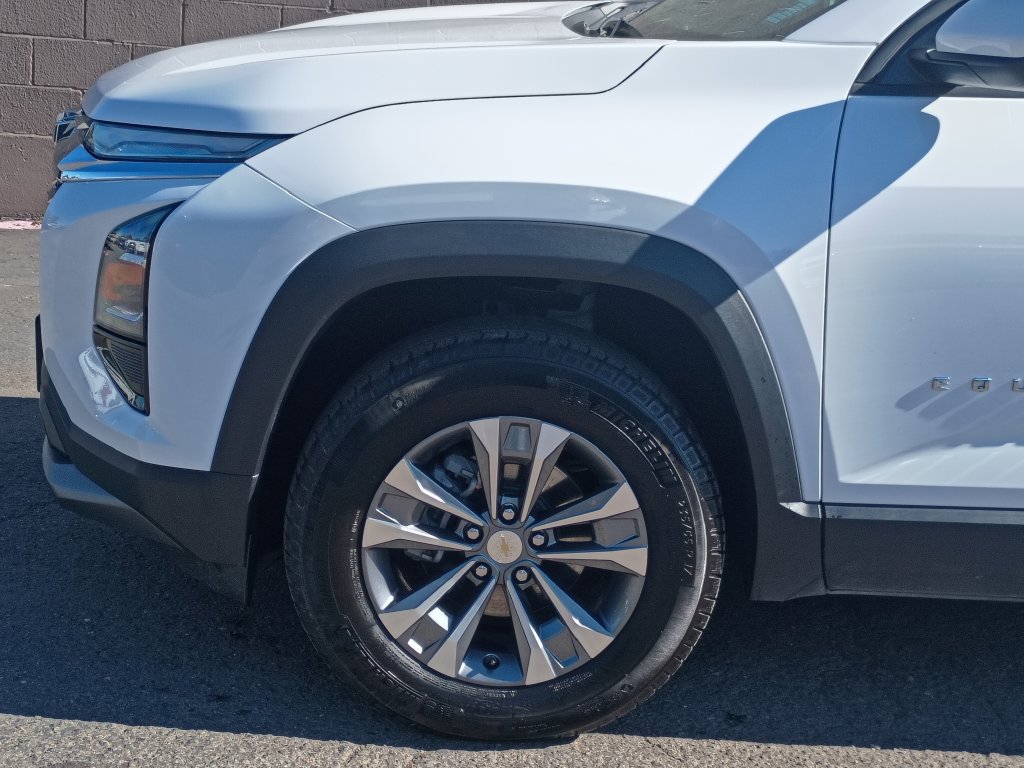 Used 2026 Chevrolet Equinox LT AWD/4WD image 10