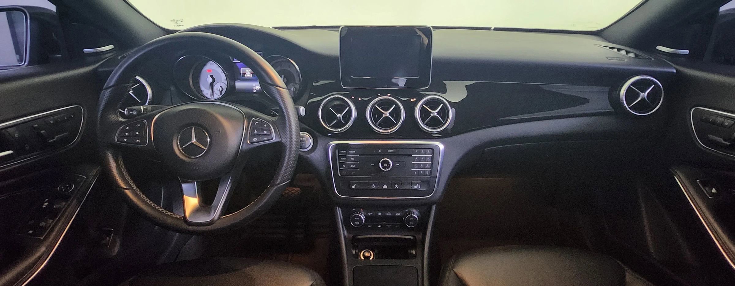 Used 2015 Mercedes-Benz CLA 250 4MATIC image 23