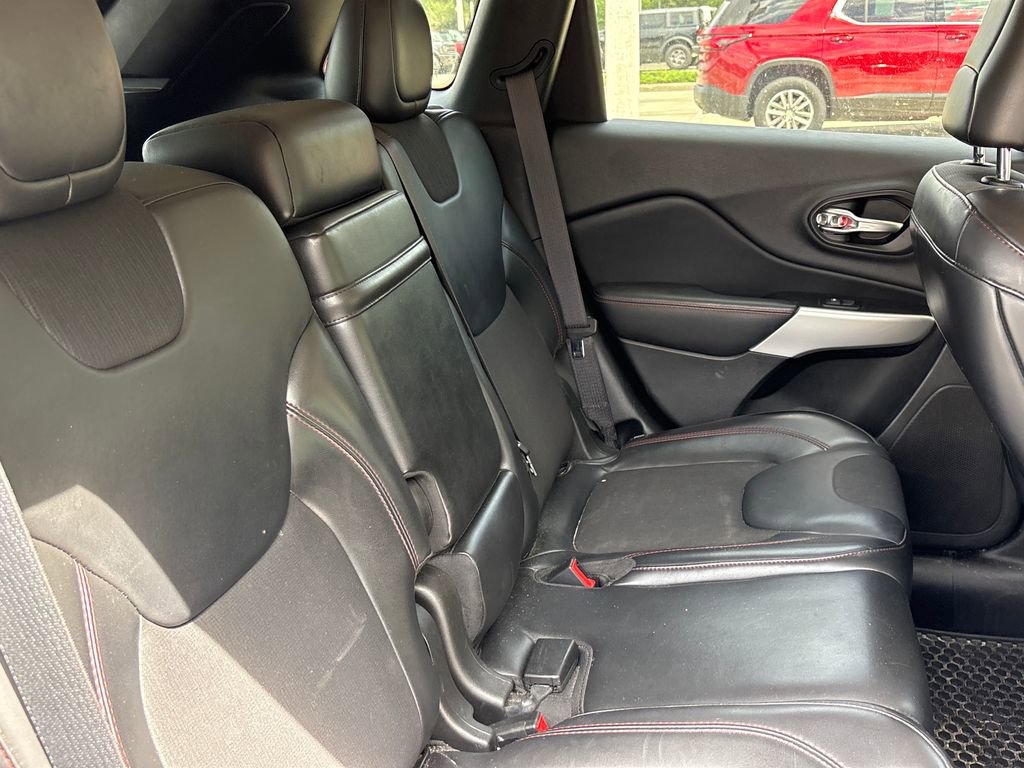 Used 2017 Jeep Cherokee Trailhawk w/ Comfort/Convenience Group image 28