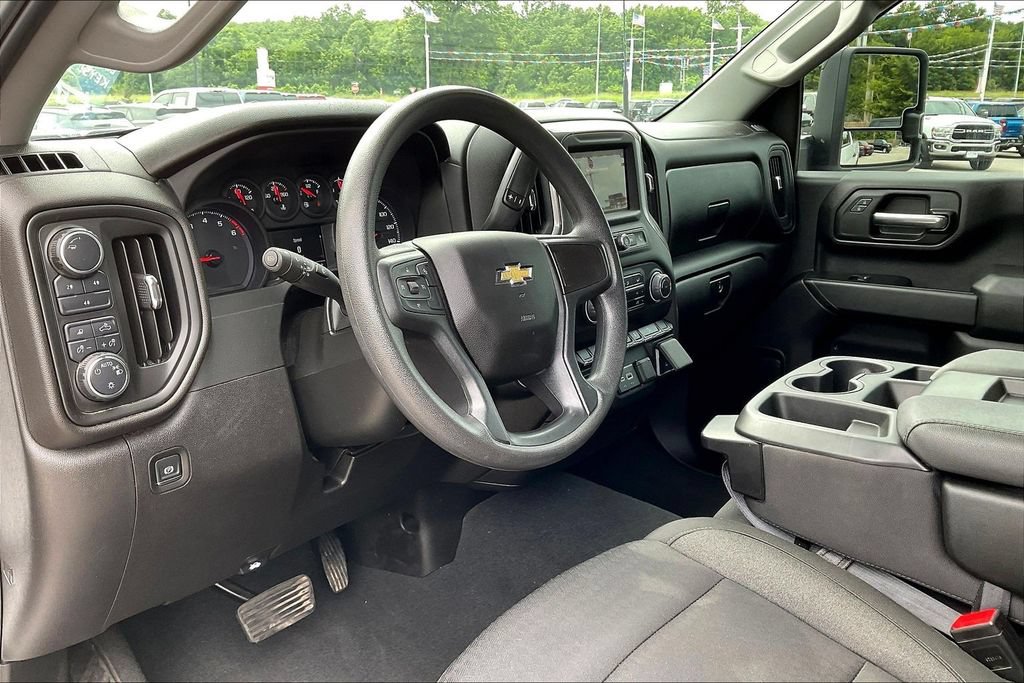 Used 2025 Chevrolet Silverado 2500 Custom w/ Custom Value Package AWD/4WD image 8