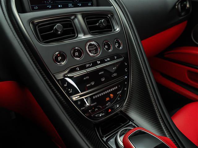 Used 2023 Aston Martin DBS Coupe image 10