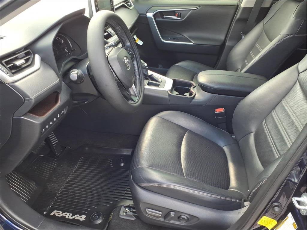 Used 2019 Toyota RAV4 Limited image 15