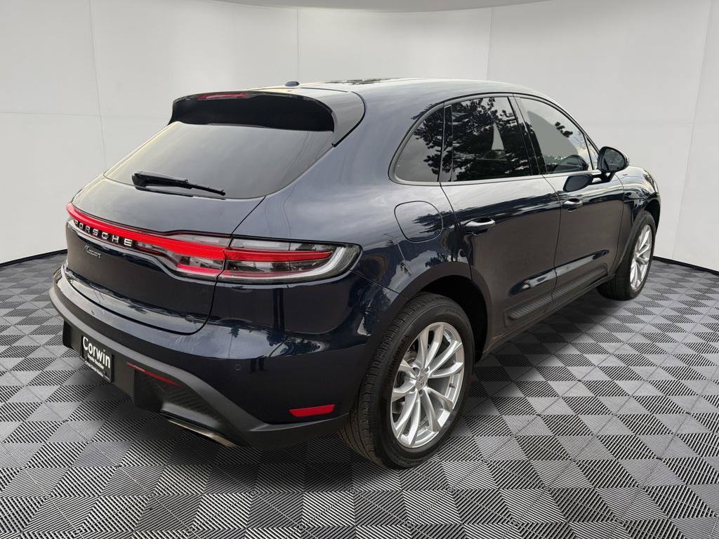 Used 2023 Porsche Macan Turbo AWD/4WD image 8