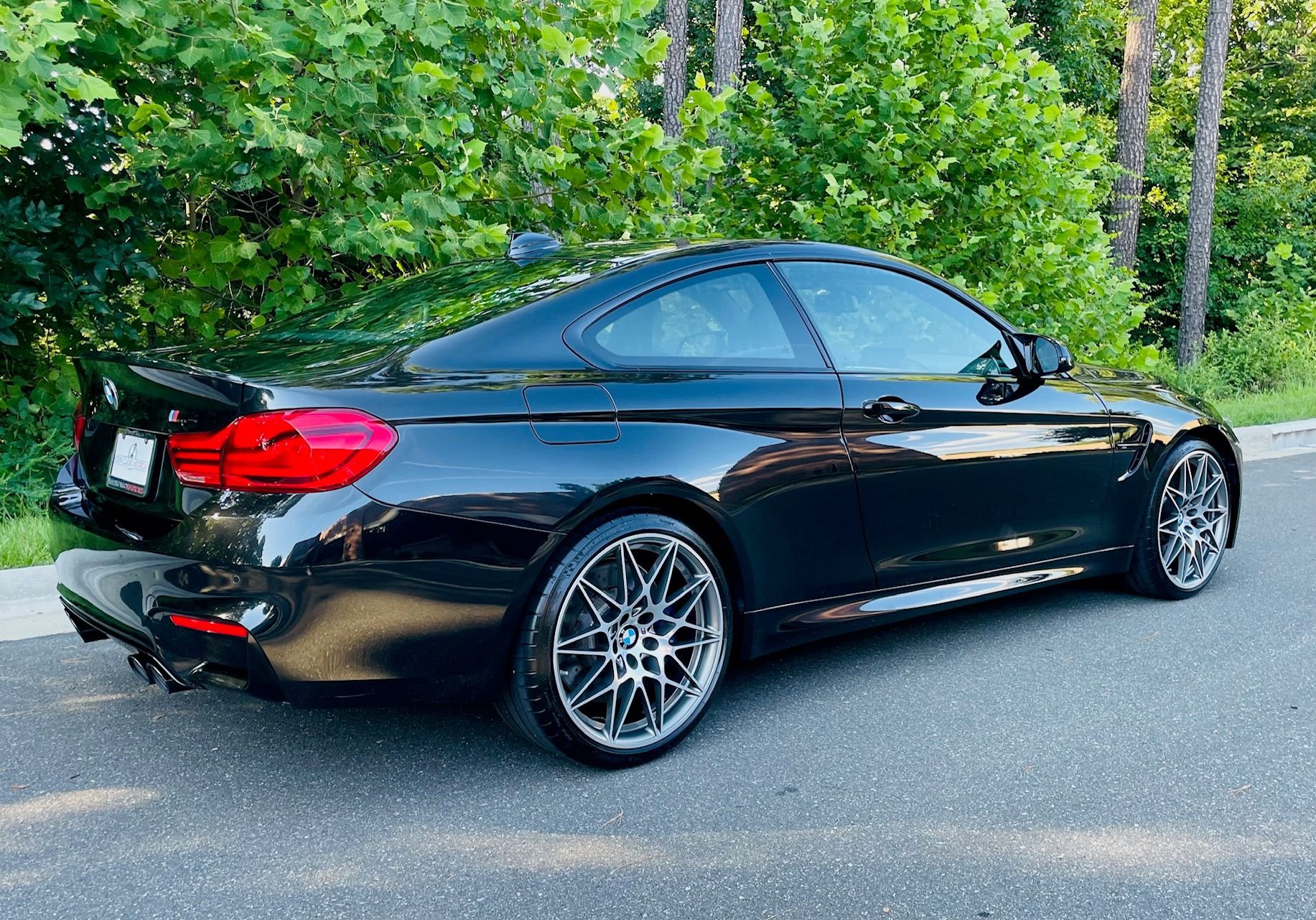 Used 2019 BMW M4 Coupe w/ Competition Package RWD image 12