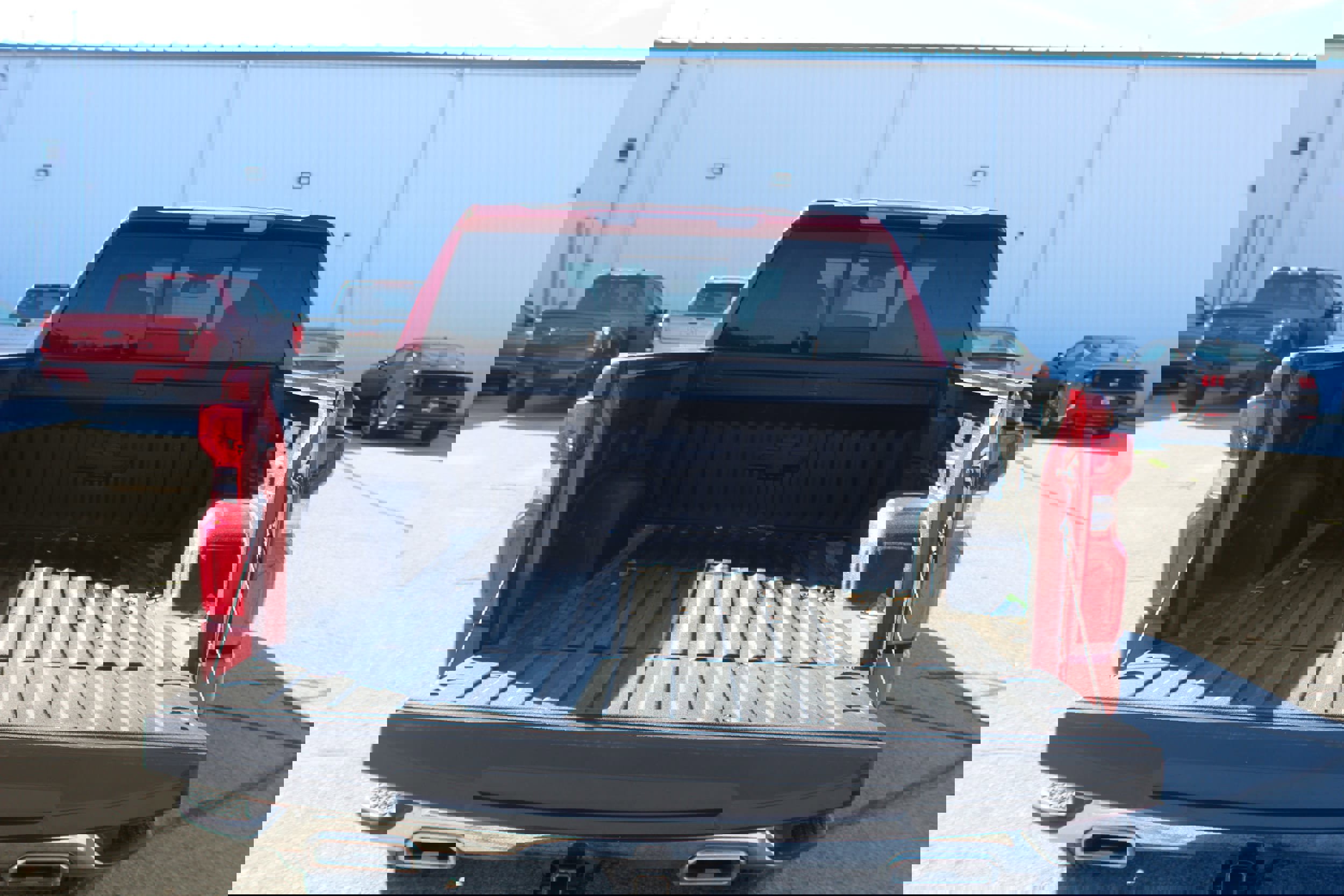 Used 2022 Chevrolet Silverado 1500 LTZ w/ LTZ Premium Package image 4