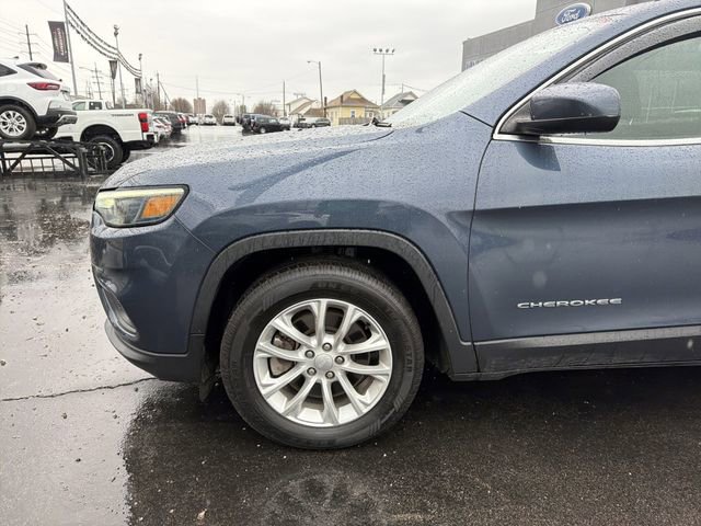 Used 2019 Jeep Cherokee Latitude w/ Popular Appearance Group image 9