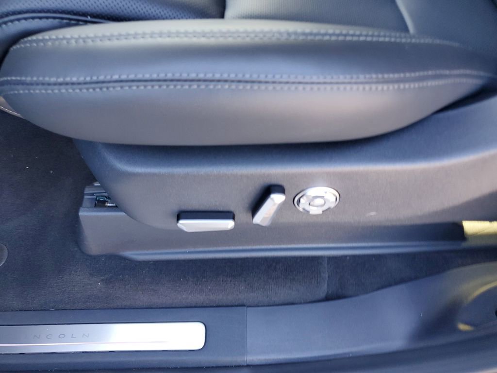 New 2025 Lincoln Navigator L Reserve image 23