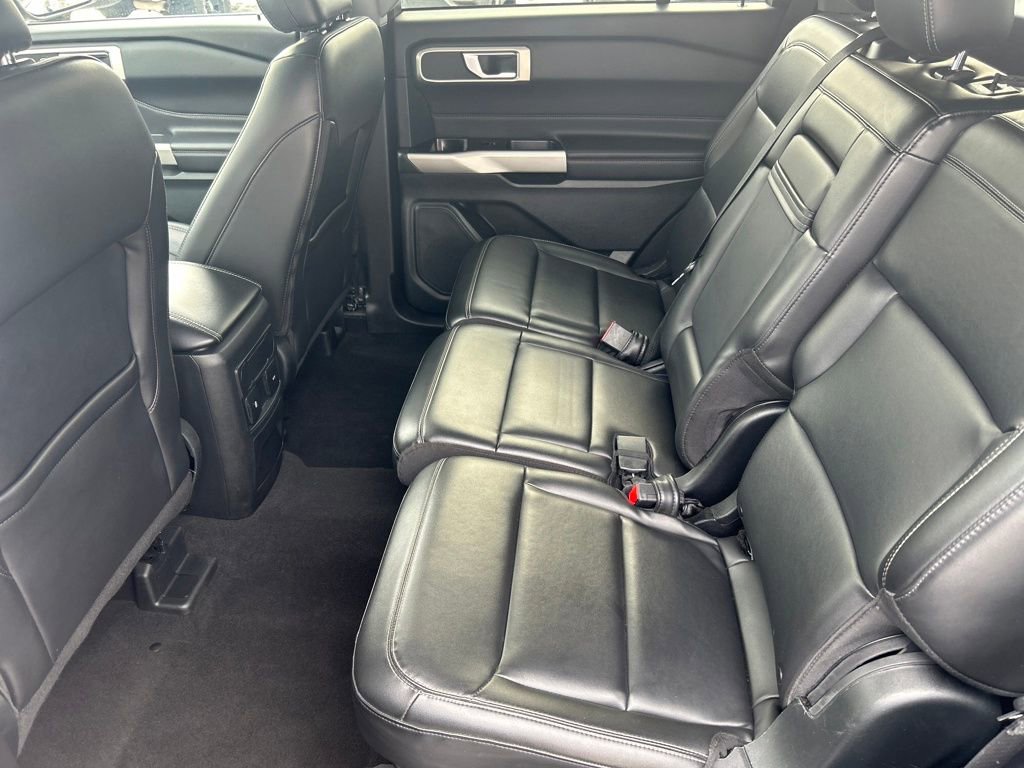 Used 2023 Ford Explorer XLT w/ Equipment Group 202A image 13