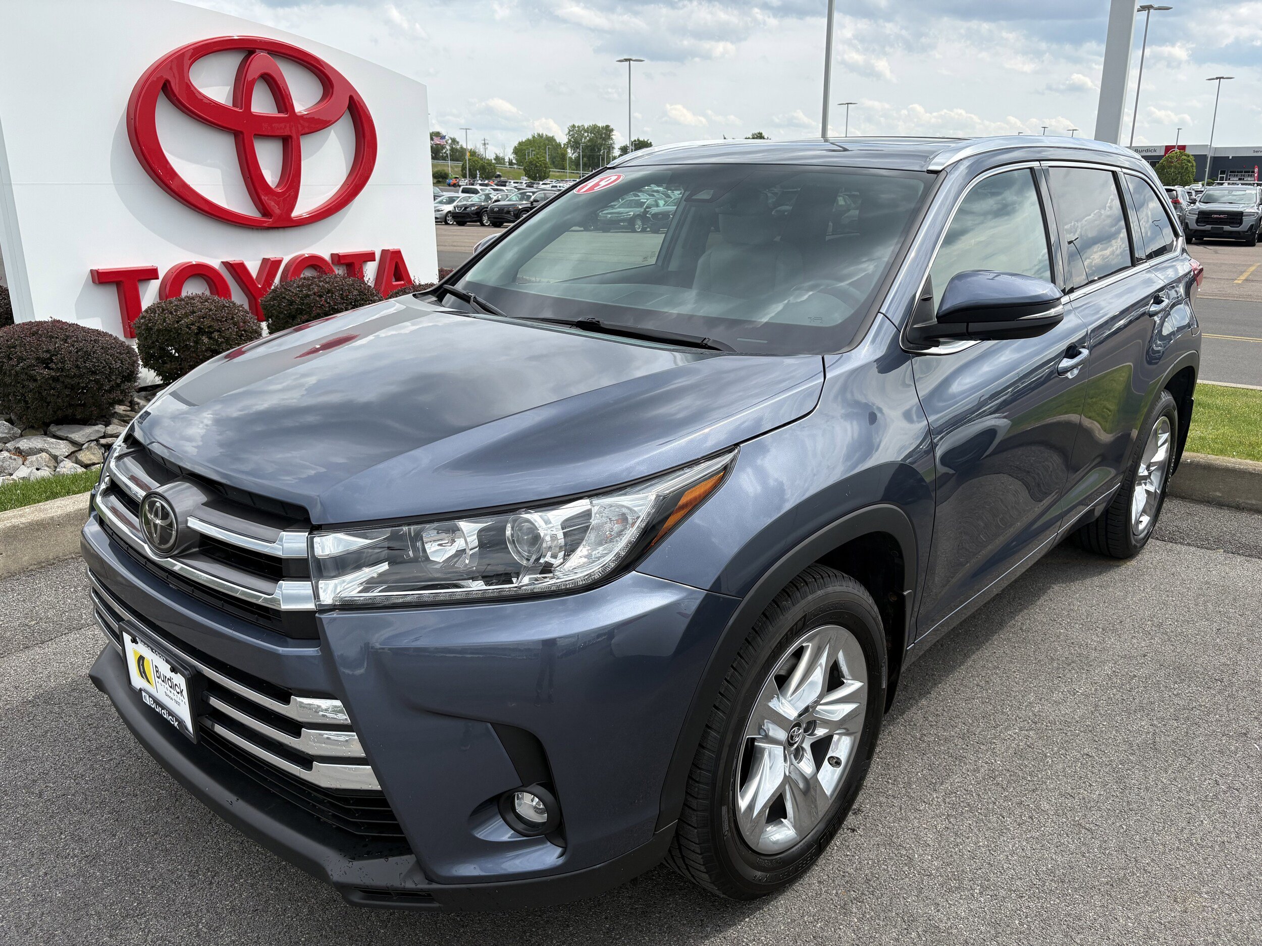 Used 2019 Toyota Highlander Limited AWD/4WD image 1