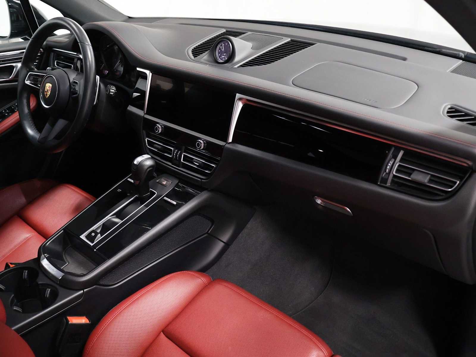 Certified 2023 Porsche Macan S AWD/4WD image 6