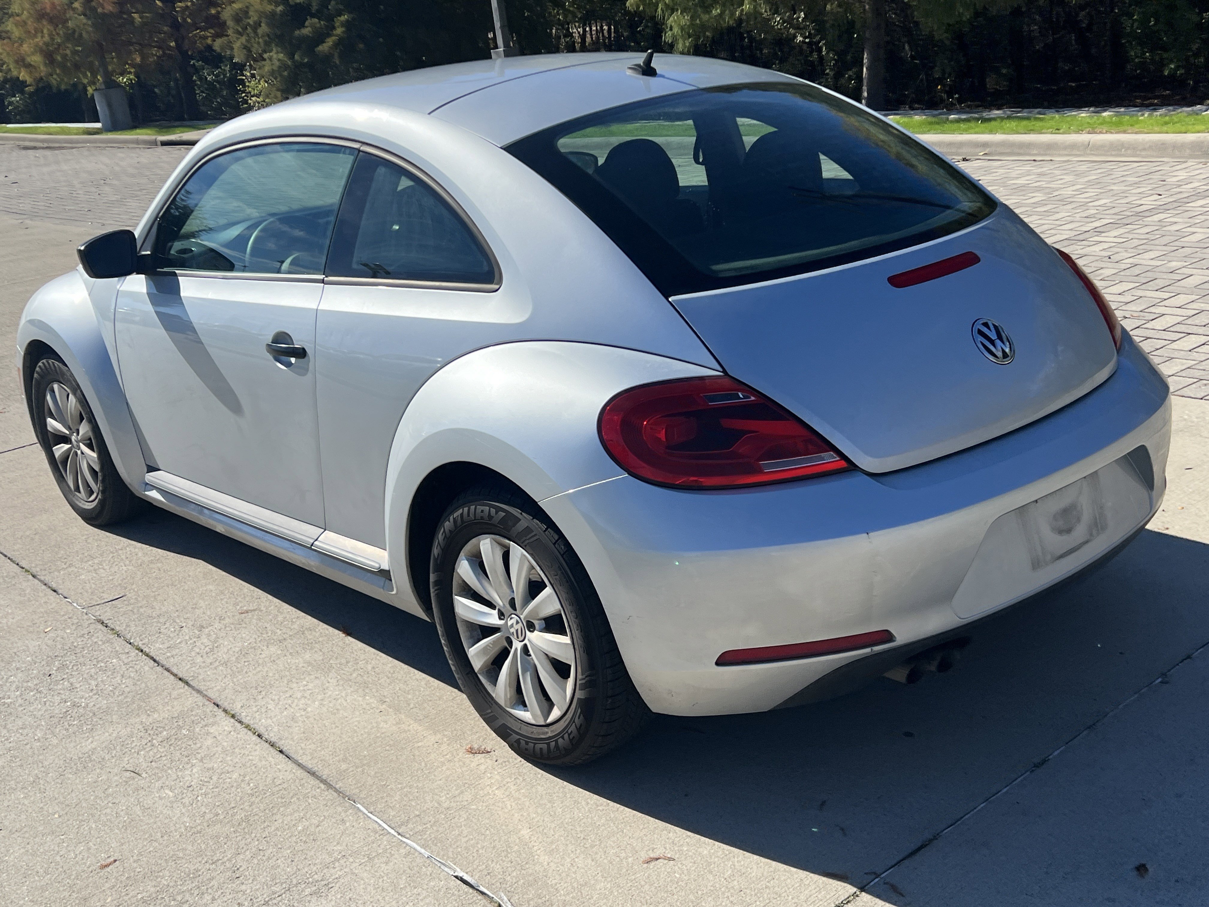 Used 2014 Volkswagen Beetle 2.5 image 8