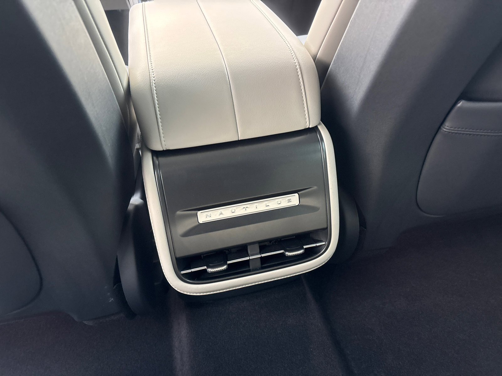 New 2026 Lincoln Nautilus Premier image 33