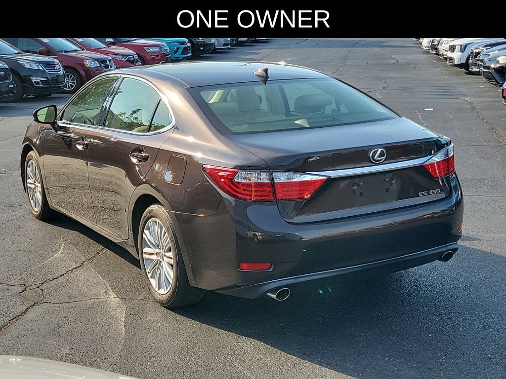 Used 2015 Lexus ES 350 w/ Luxury Package FWD image 3