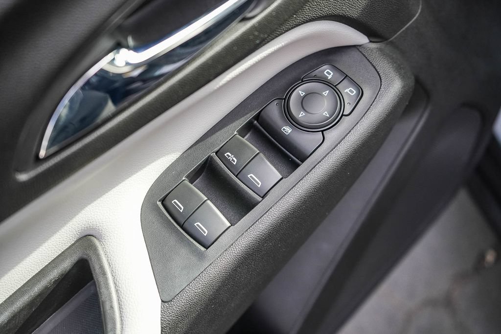 Used 2020 Chevrolet Equinox LS w/ LS Convenience Package FWD image 19