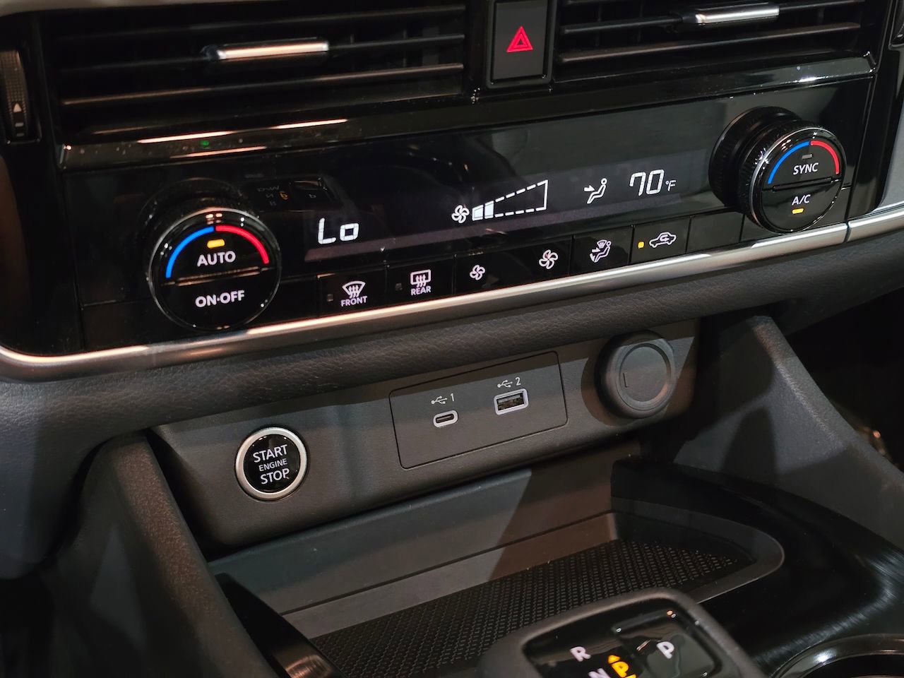 Used 2023 Nissan Rogue SV image 29