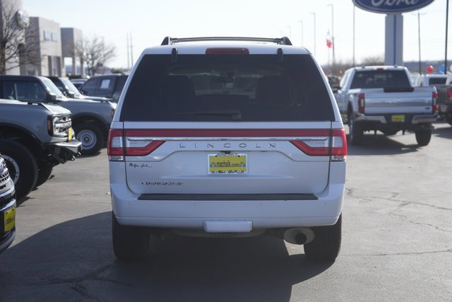 Used 2017 Lincoln Navigator Select image 7