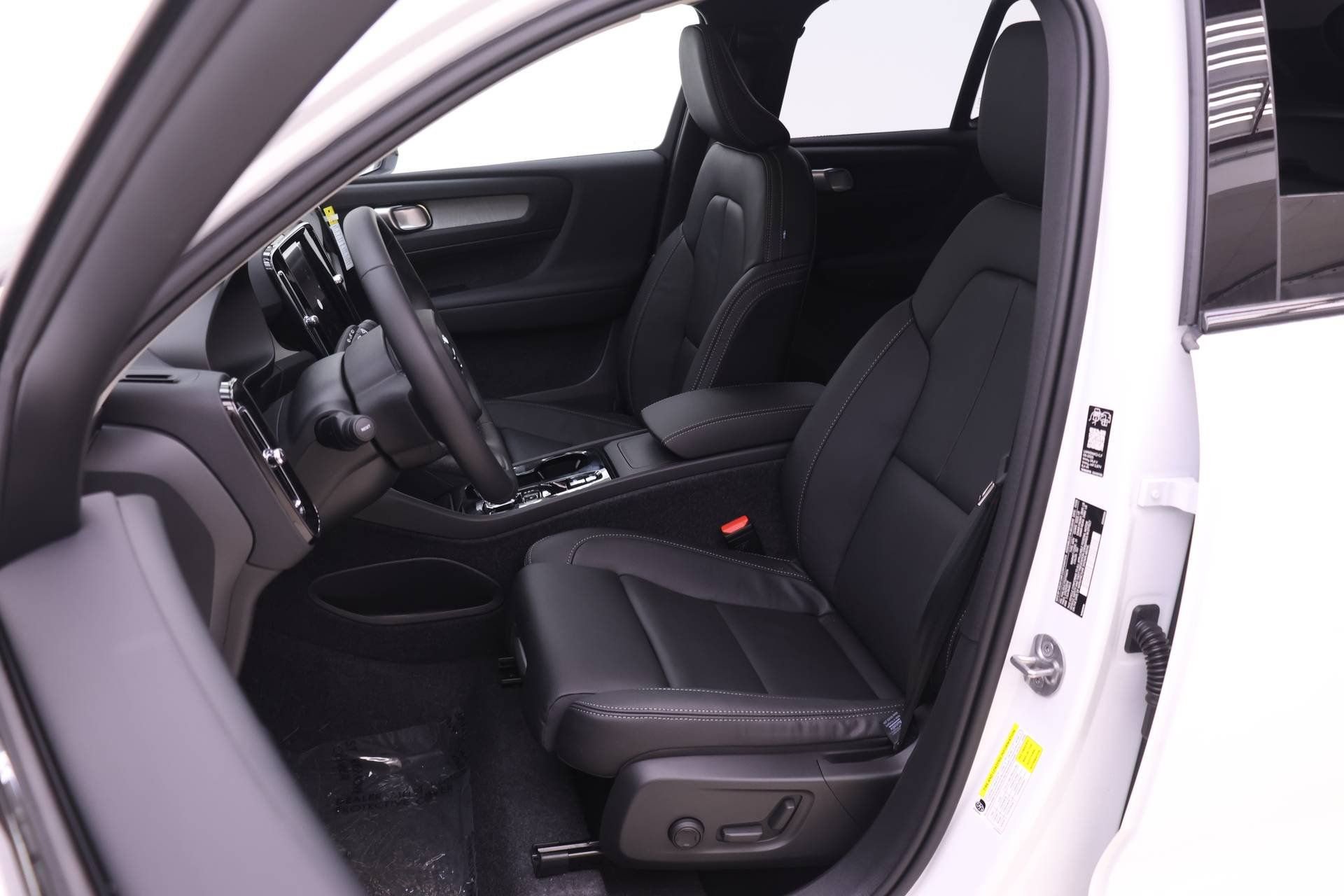 New 2026 Volvo XC40 B5 Plus w/ Protection Package Premier AWD/4WD image 7