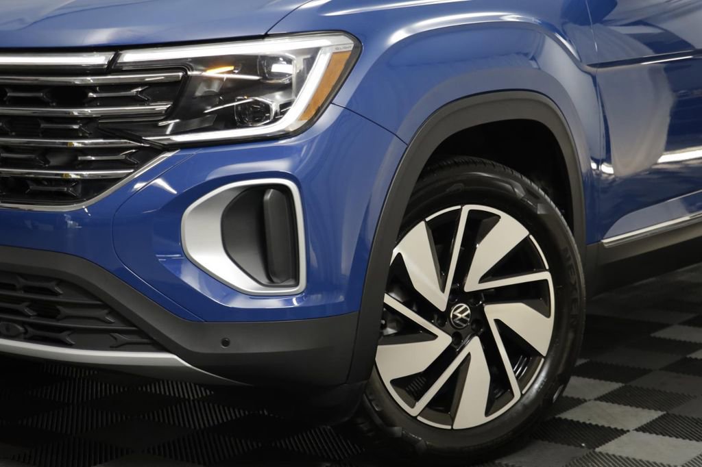 Used 2025 Volkswagen Atlas SEL image 3