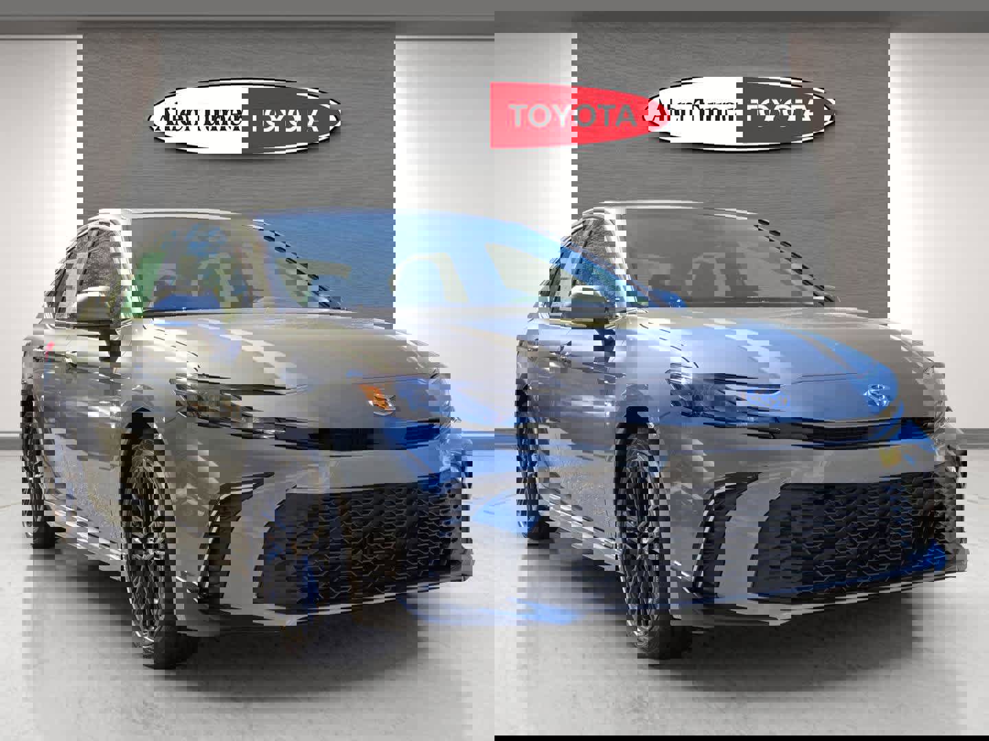 Used 2026 Toyota Camry SE w/ Convenience Package image 2