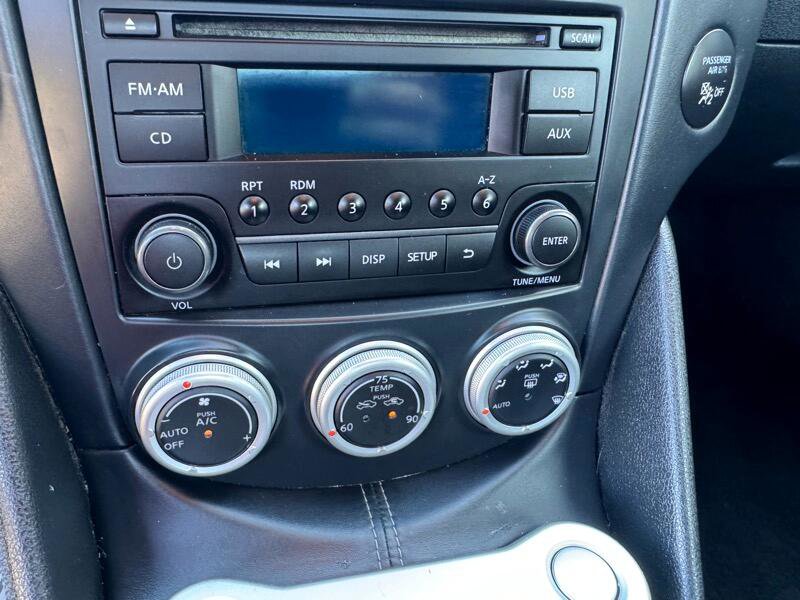 Used 2017 Nissan 370Z Coupe image 11