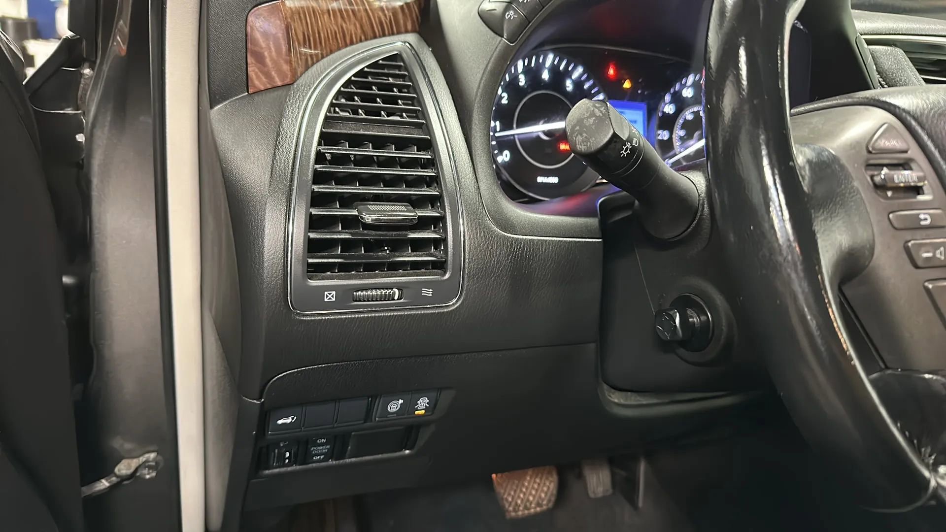 Used 2019 Nissan Armada SL w/ Premium Package image 35