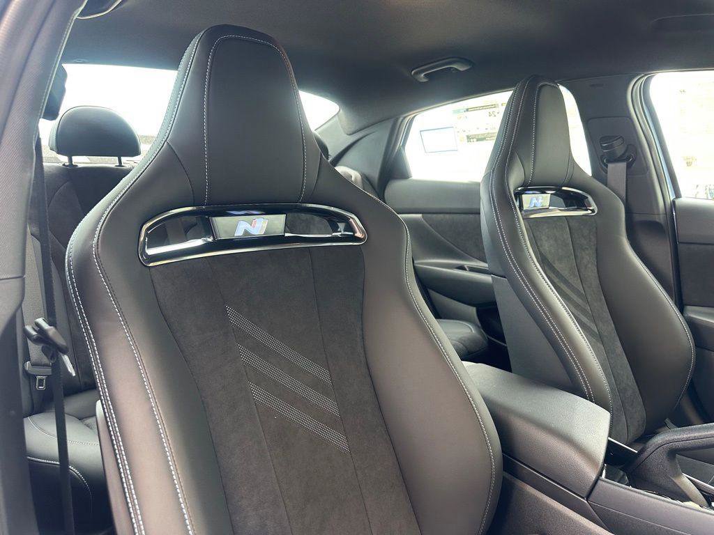 New 2025 Hyundai Elantra N FWD image 28