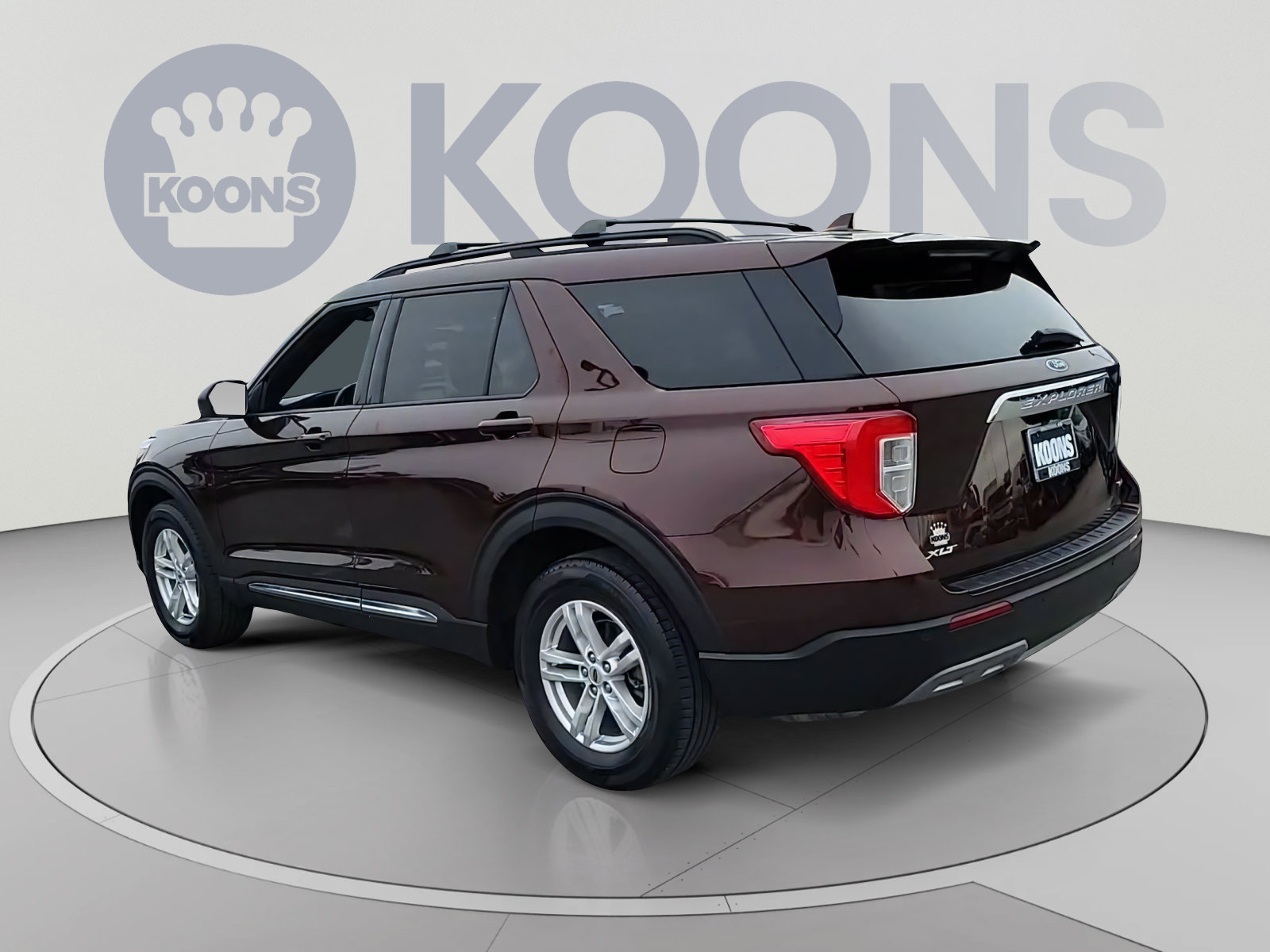 Used 2020 Ford Explorer XLT w/ Equipment Group 202A AWD/4WD image 10