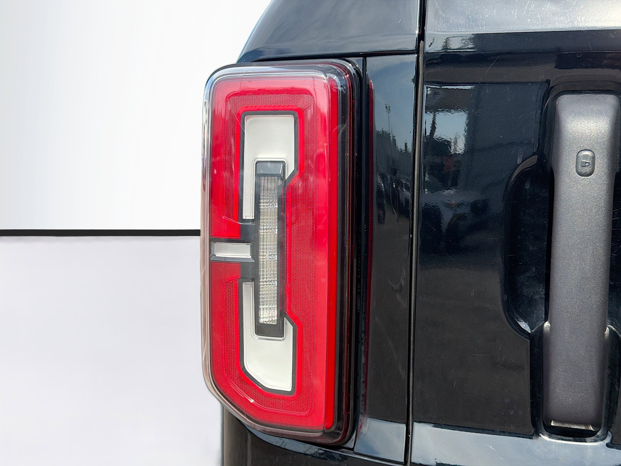 Used 2022 Ford Bronco Badlands image 10