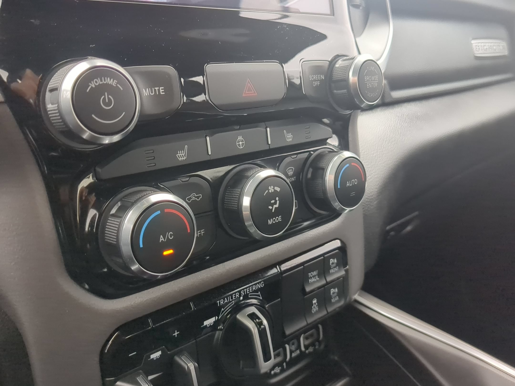 Used 2022 RAM 1500 Big Horn AWD/4WD image 18