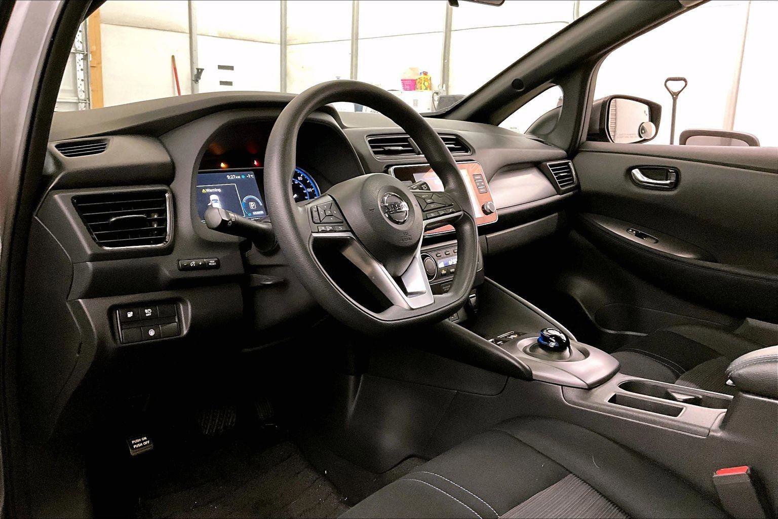 Used 2022 Nissan Leaf S image 12