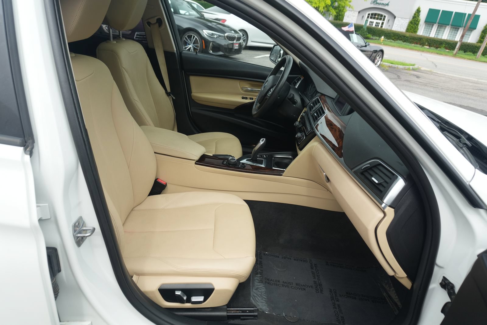 Used 2018 BMW 320i xDrive Sedan w/ Convenience Package AWD/4WD image 19