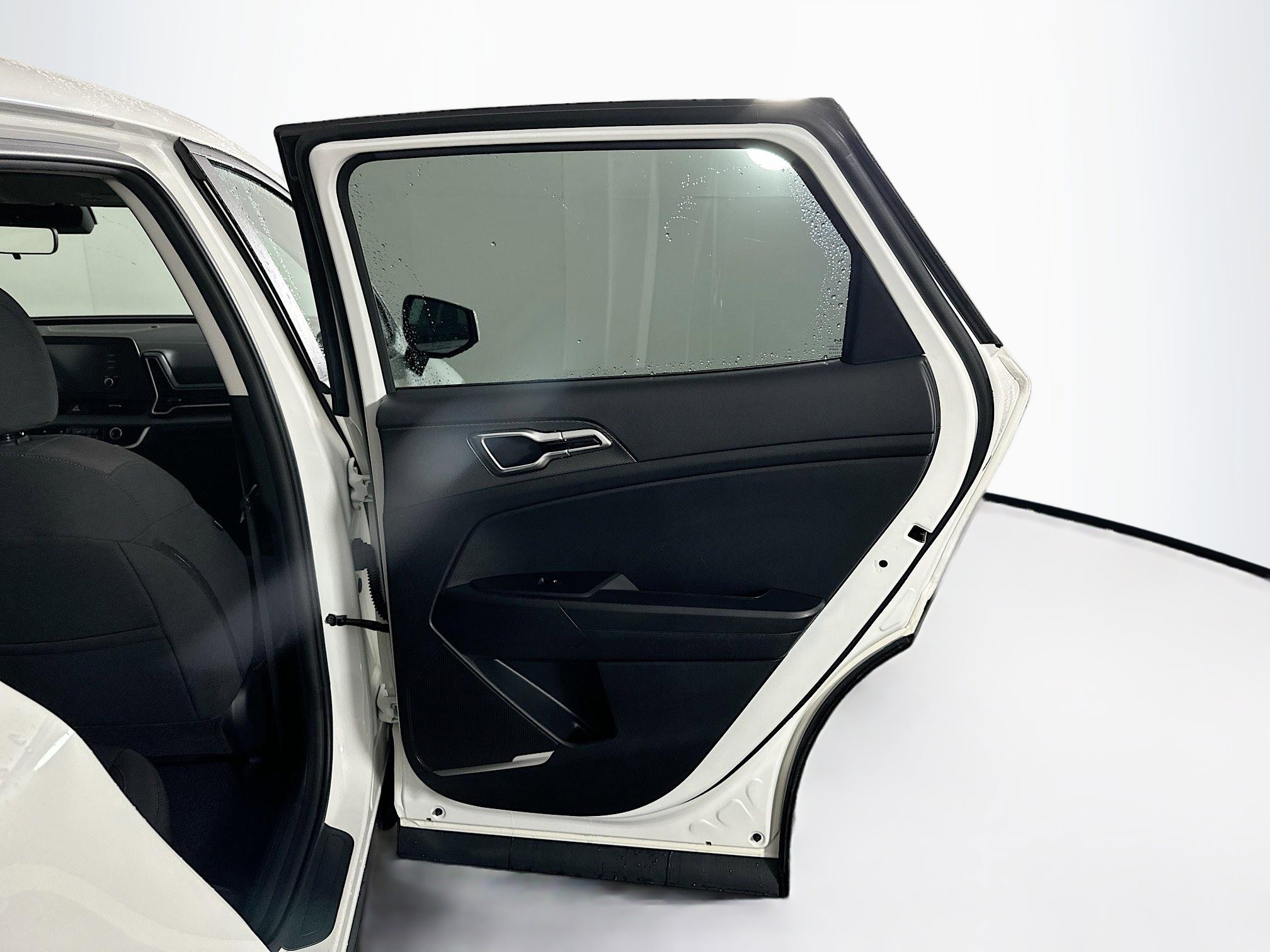 Used 2024 Kia Sportage LX image 29