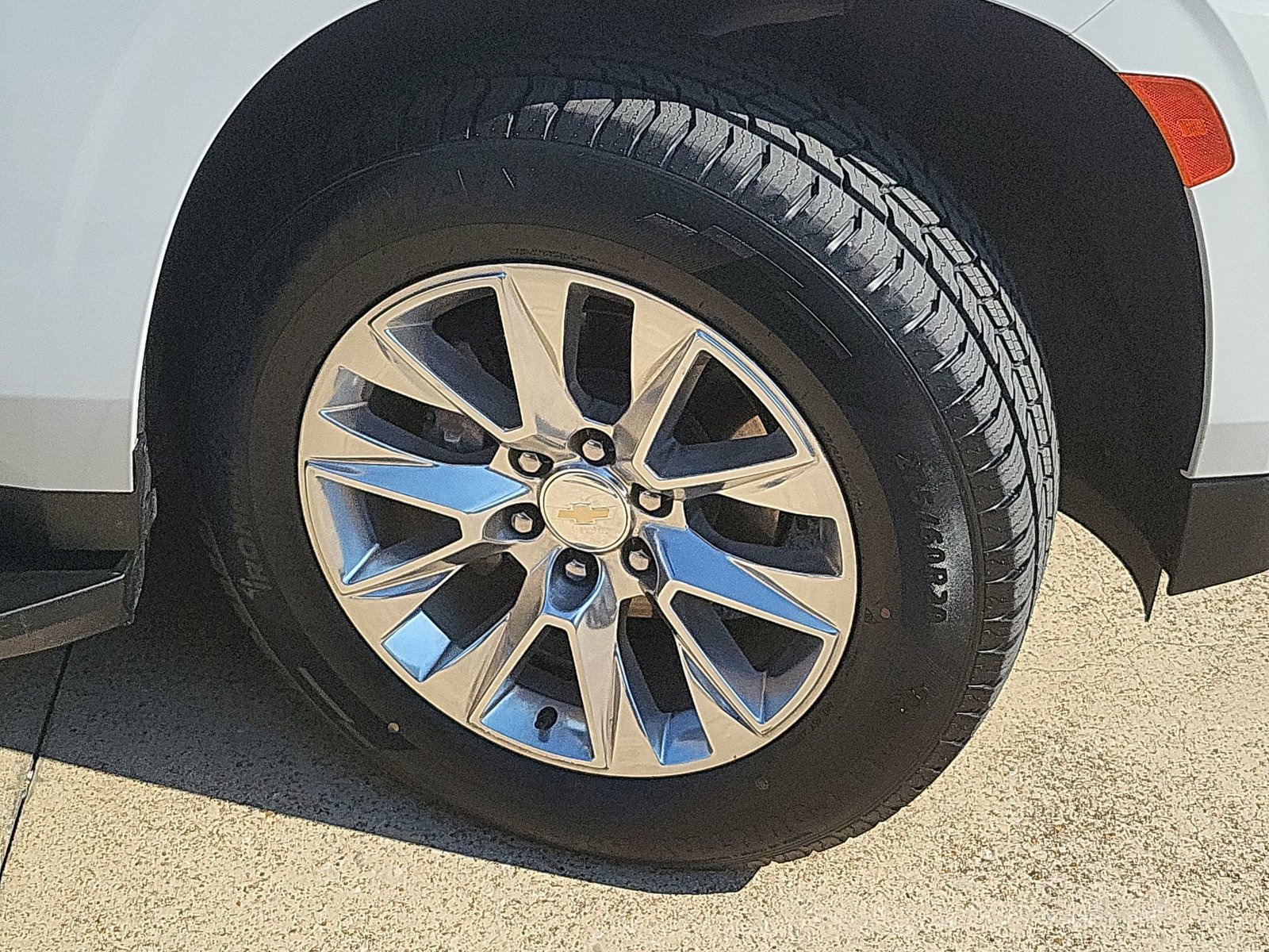 Used 2024 Chevrolet Tahoe Premier RWD image 32