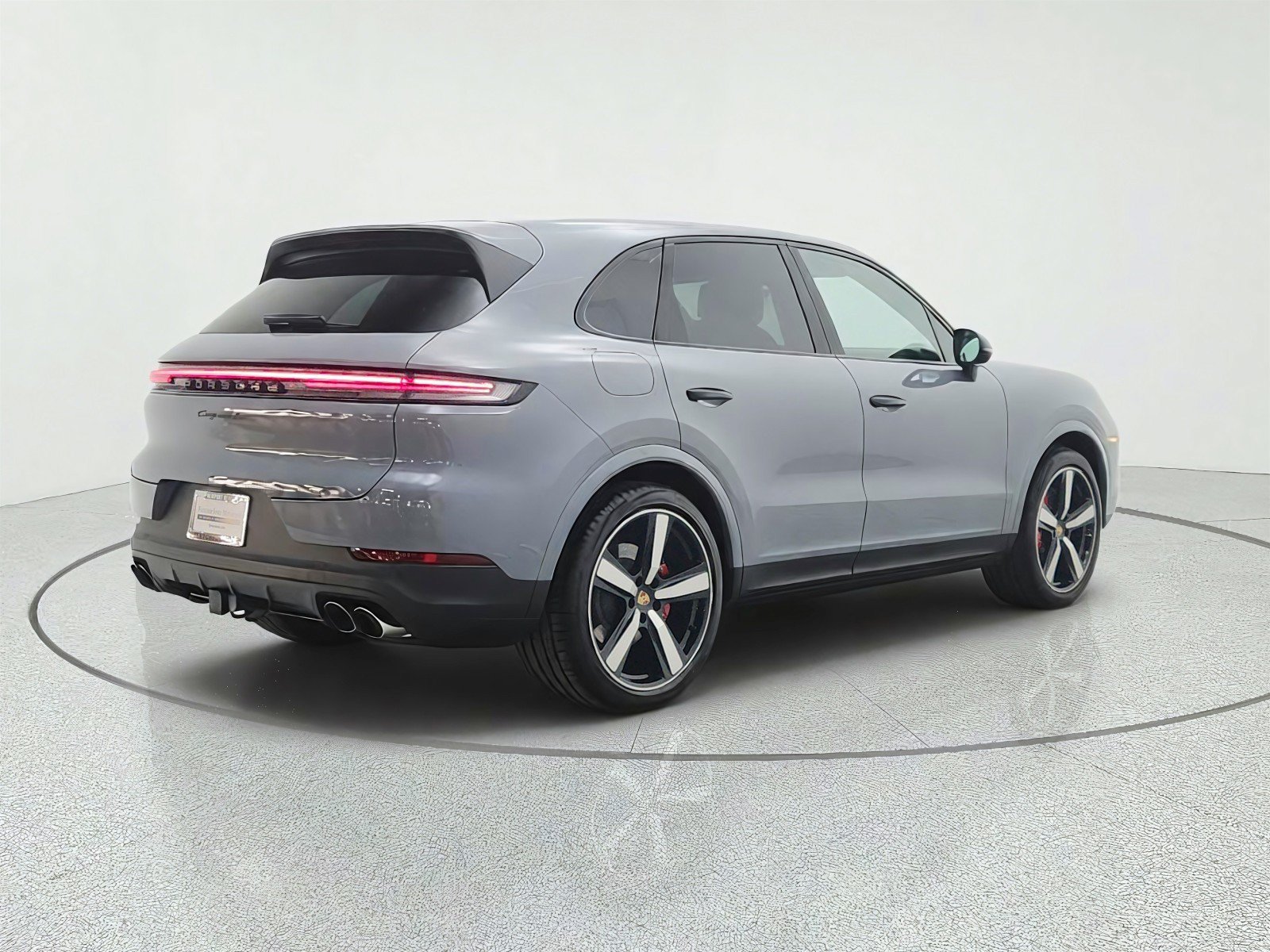 Used 2024 Porsche Cayenne S AWD/4WD image 5