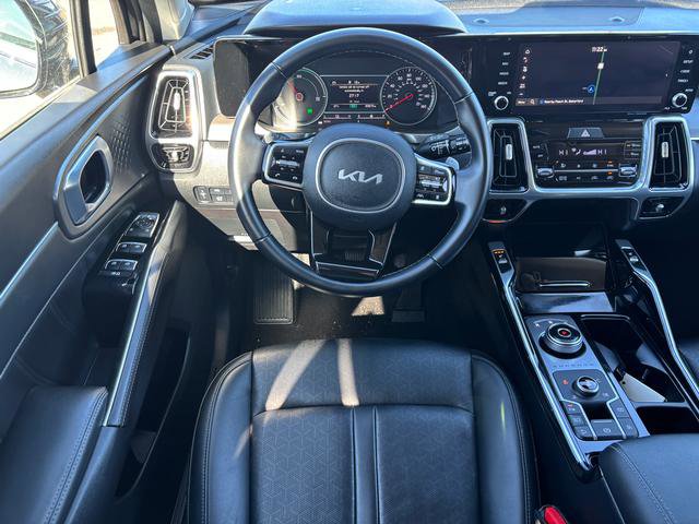 Certified 2022 Kia Sorento SX w/ Panoramic Sunroof Package image 19