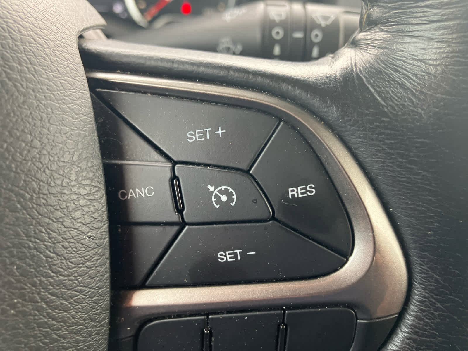 Used 2019 Jeep Renegade Limited w/ LED Lighting Group AWD/4WD image 17