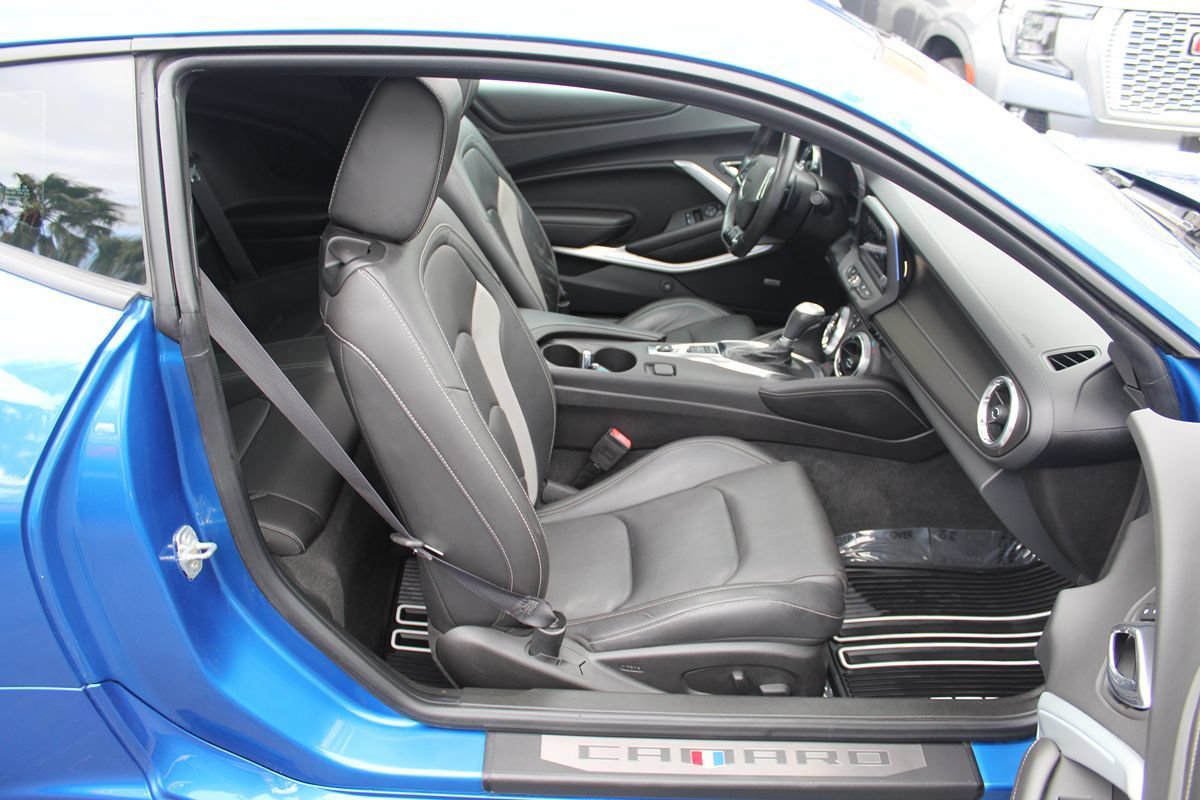 Used 2017 Chevrolet Camaro LT RWD image 22