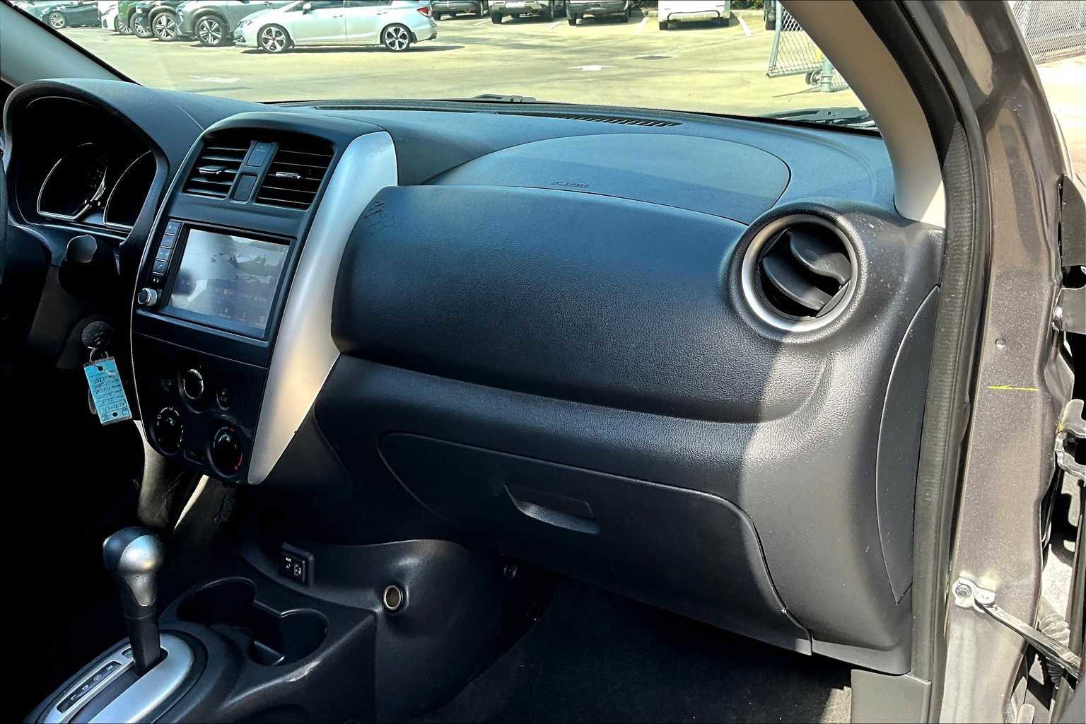 Used 2019 Nissan Versa SV image 16