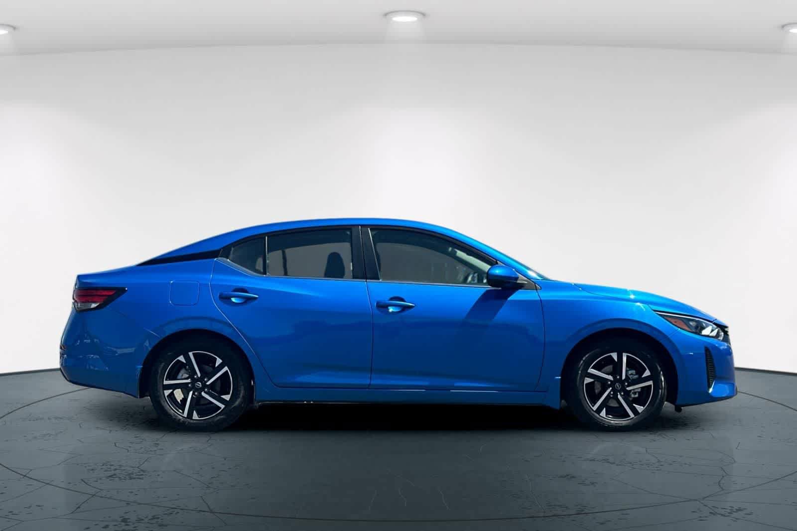 Used 2024 Nissan Sentra SV FWD image 6