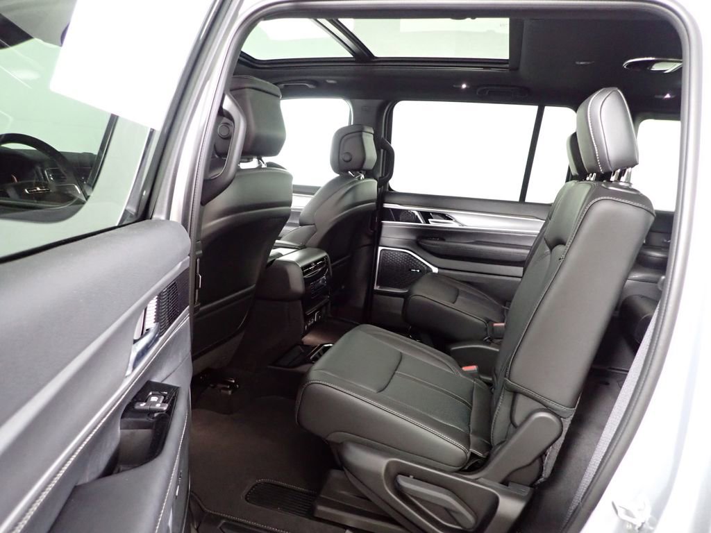 New 2026 Jeep Grand Wagoneer 4WD w/ Quick Order Packge 29V Upland image 40