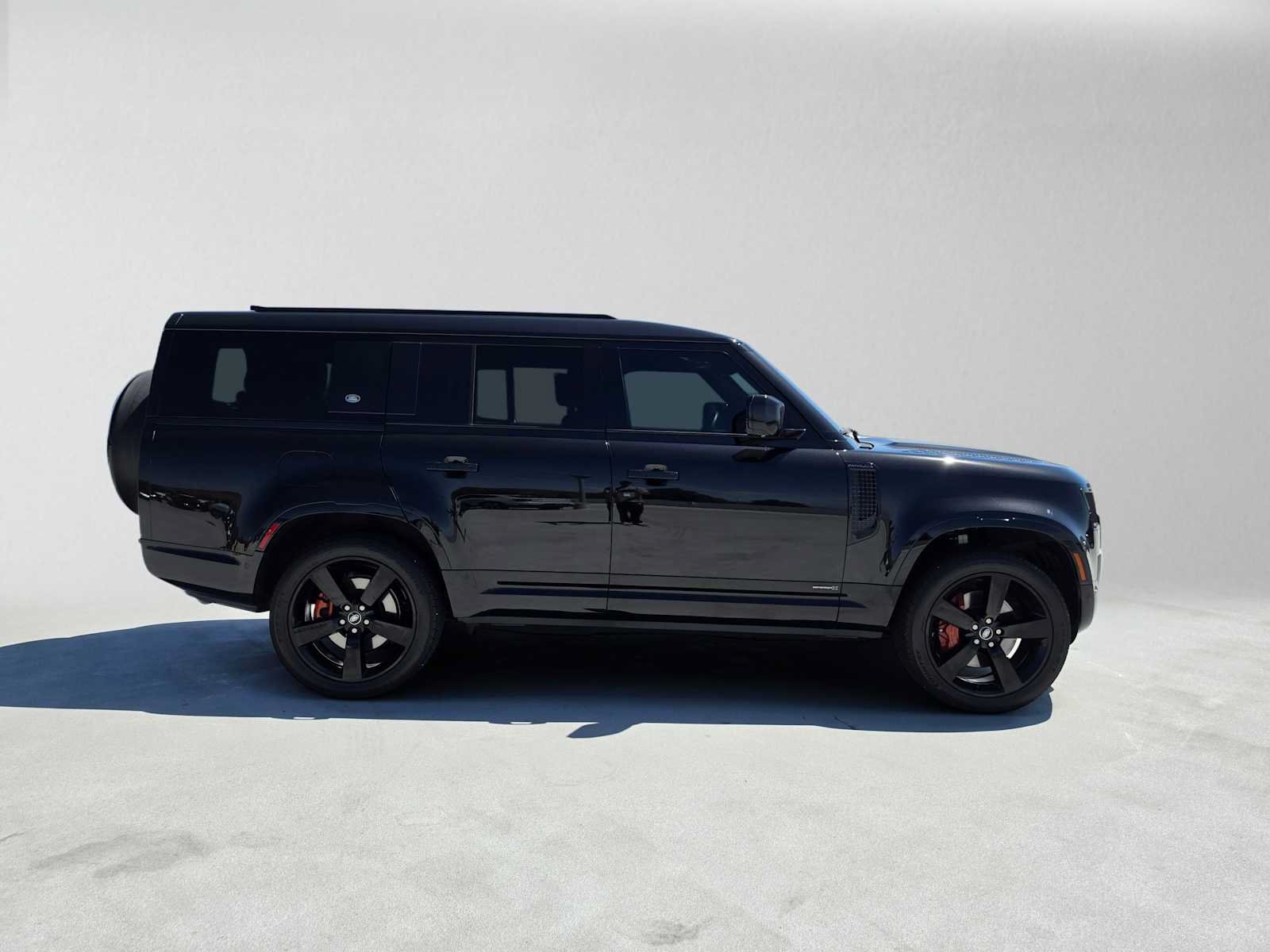 Used 2024 Land Rover Defender 130 X AWD/4WD image 2