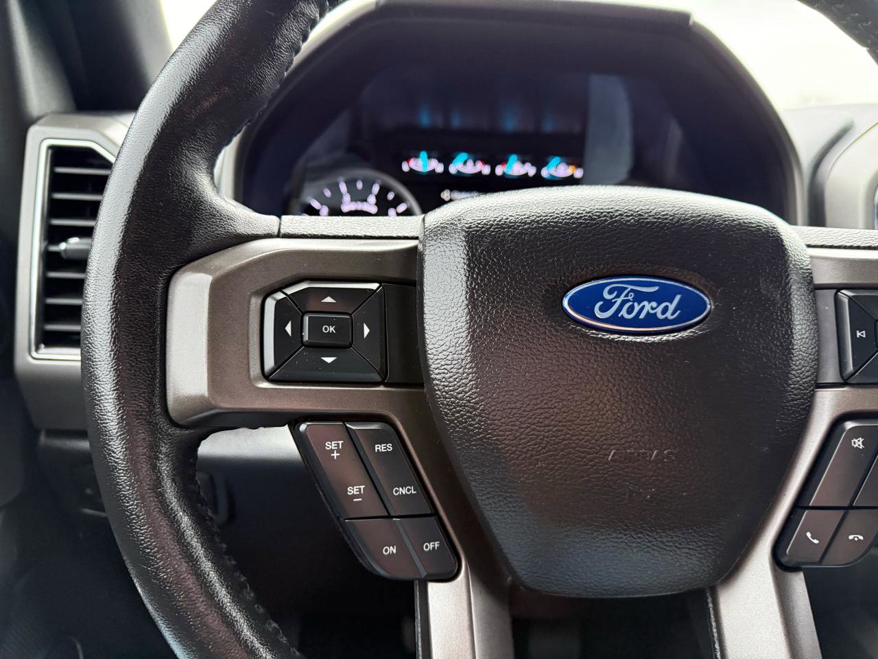 Used 2019 Ford Expedition XLT w/ Equipment Group 201A image 24