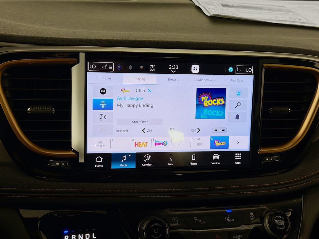 New 2027 Chrysler Pacifica Pinnacle w/ Theater Group AWD/4WD image 15