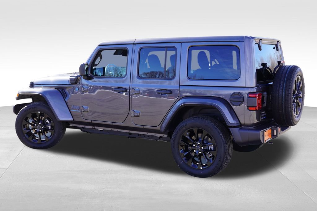 Certified 2025 Jeep Wrangler Unlimited Sahara w/ Safety Group image 8