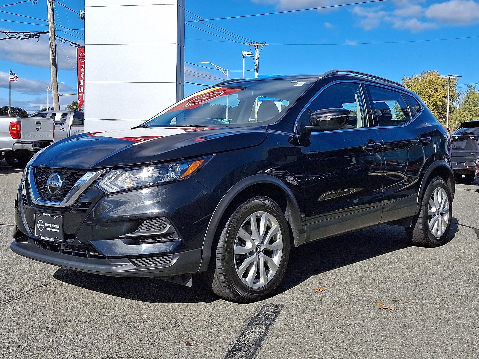 Used 2020 Nissan Rogue Sport SV image 3