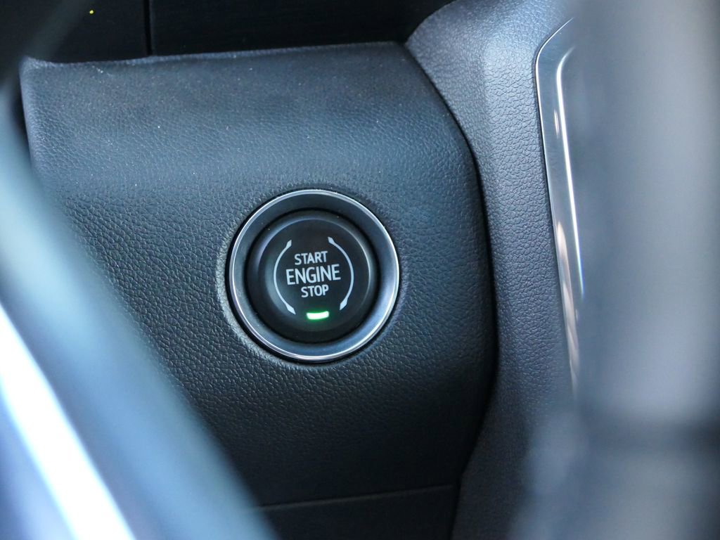 Used 2025 GMC Acadia Elevation image 17