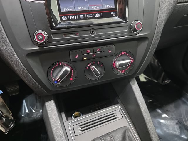 Used 2017 Volkswagen Jetta S w/ Jetta S Cold Weather Package FWD image 24