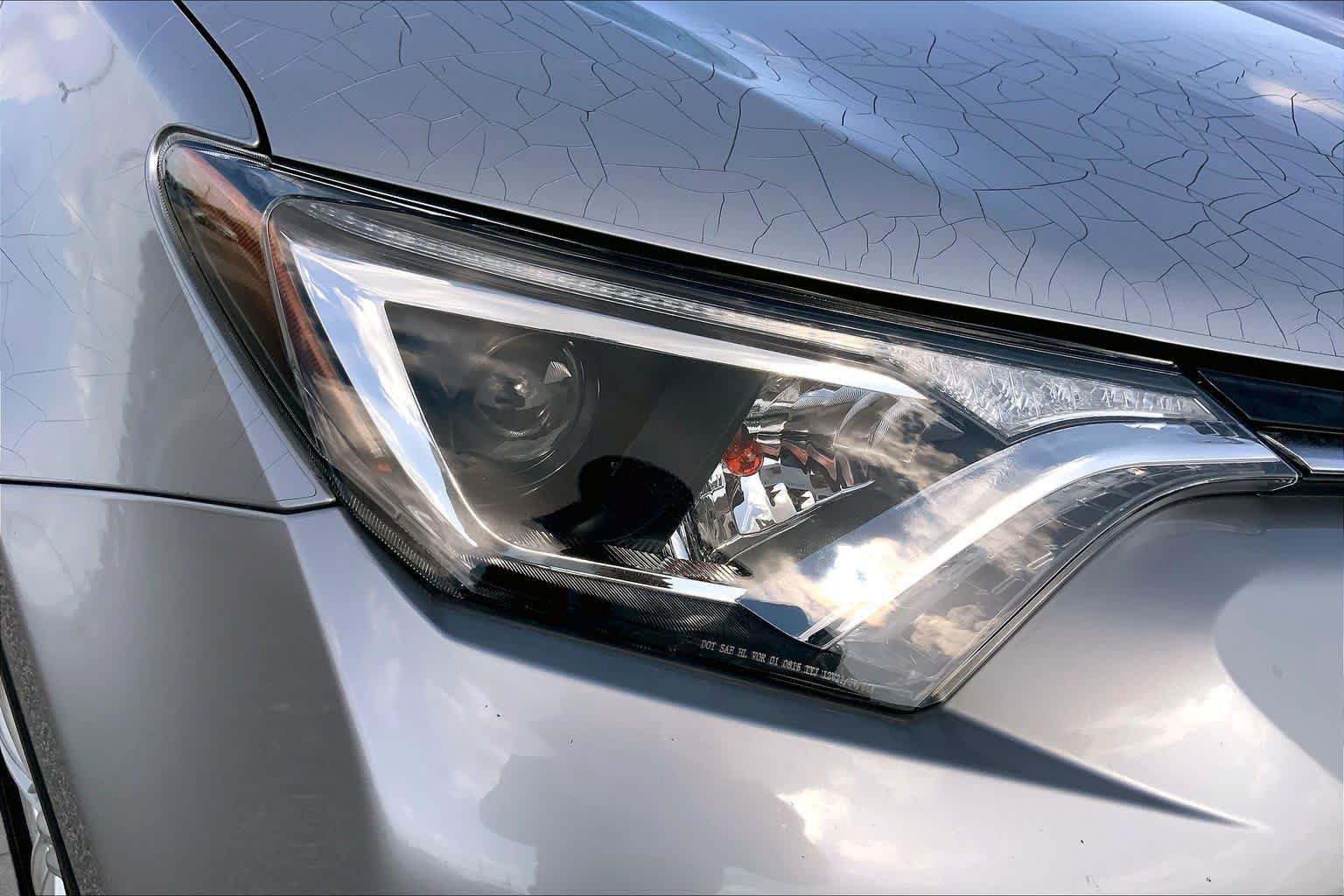 Used 2017 Toyota RAV4 LE FWD image 27