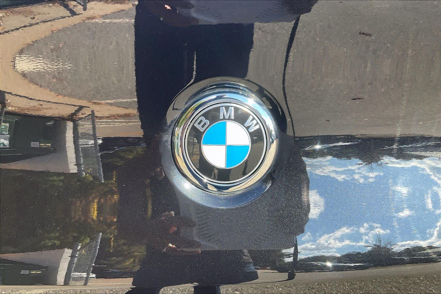 Used 2024 BMW X4 xDrive30i w/ Premium Package AWD/4WD image 32